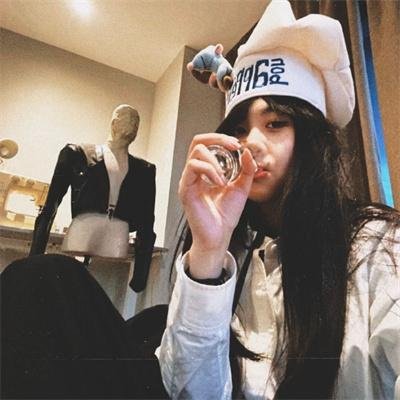我才不要和人类恋爱呢
